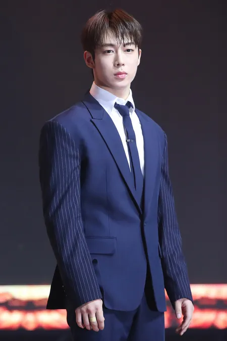 Foto SF9