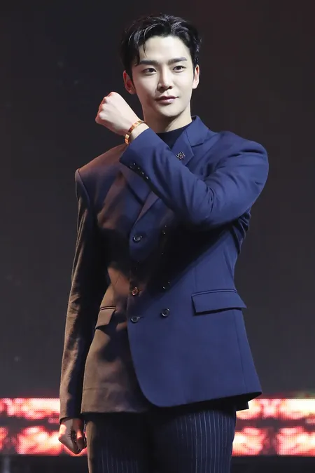 Foto SF9
