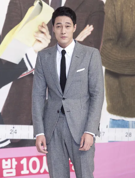Foto So Ji Sub