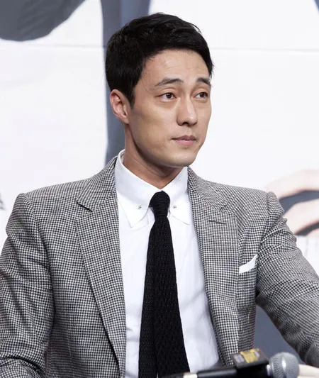Foto So Ji Sub