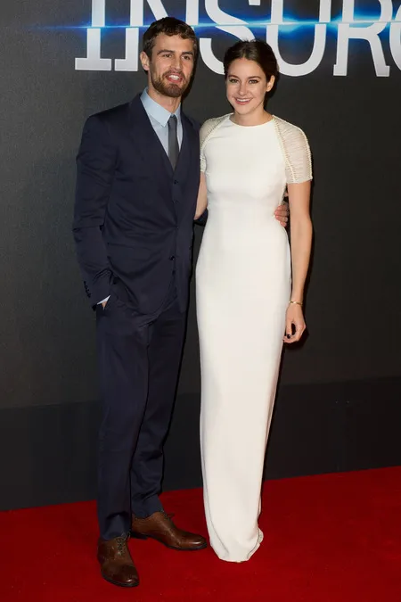 Foto Theo James