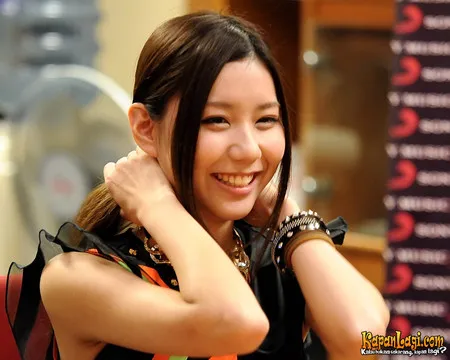 Foto Tomomi Scandal