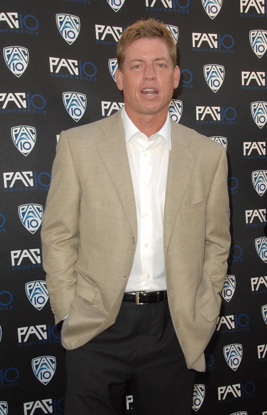 Troy Aikman KapanLagi.com®