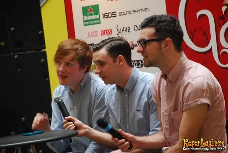 Foto Two Door Cinema Club
