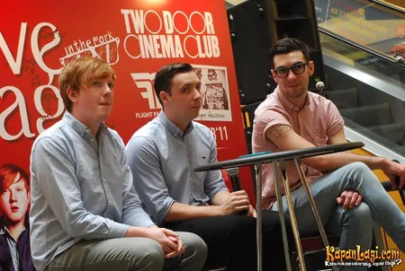 Foto Two Door Cinema Club