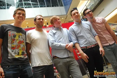 Foto Two Door Cinema Club