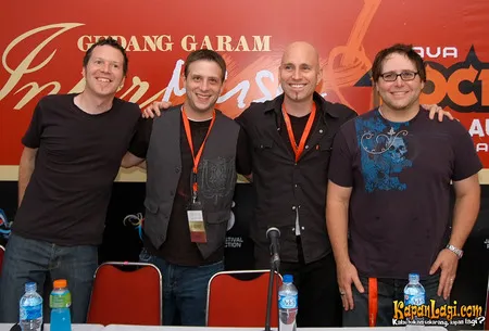 Foto Vertical Horizon