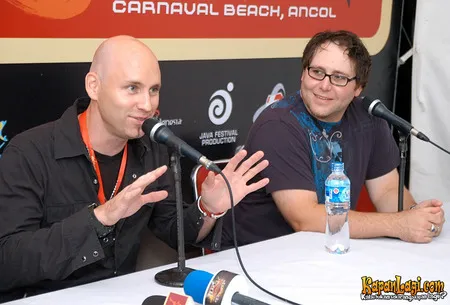 Foto Vertical Horizon