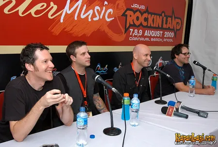 Foto Vertical Horizon