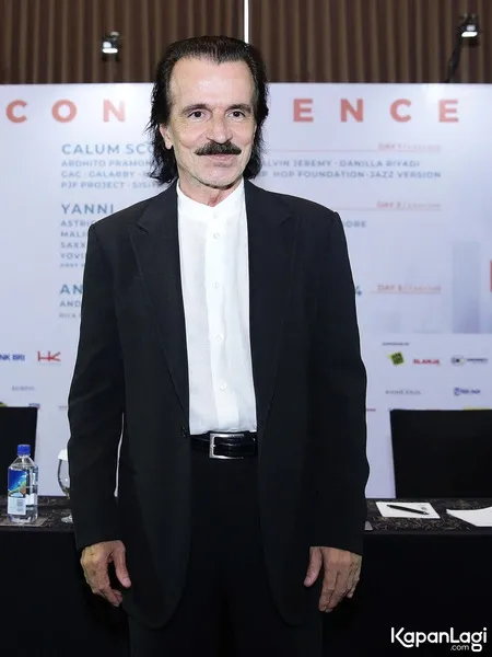 Foto Yanni