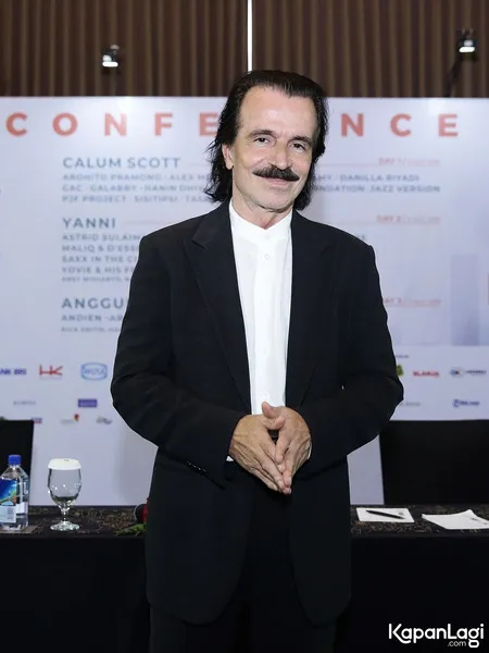 Foto Yanni