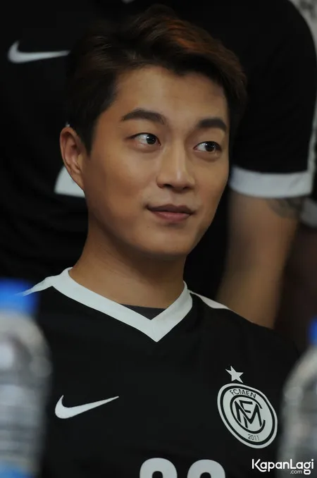 Foto Yoon Doo Joon Beast
