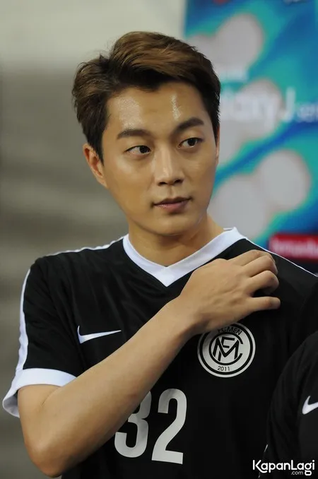 Foto Yoon Doo Joon Beast
