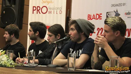 Foto You Me At Six