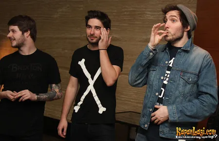 Foto You Me At Six