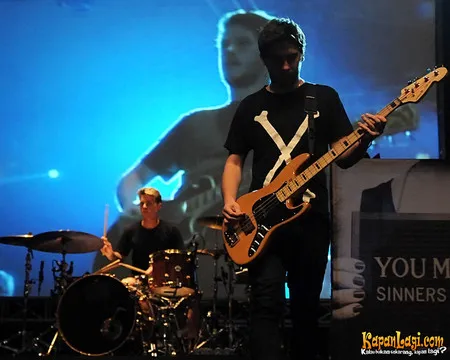 Foto You Me At Six