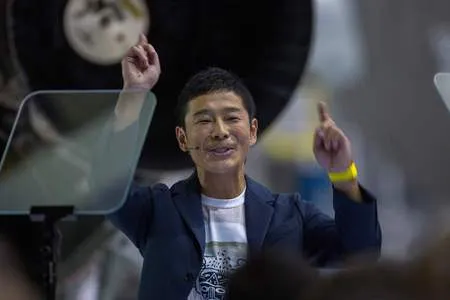 Foto Yusaku Maezawa