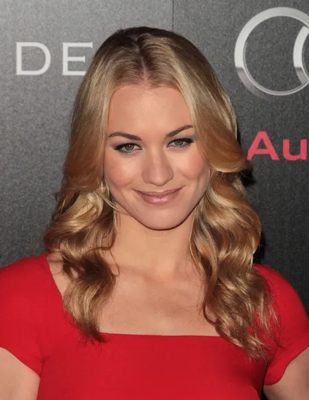 Foto Yvonne Strahovski