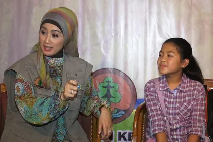 Desy Ratnasari Kenalkan Alam pada Anak | KapanLagi.com: Video Kapanlagi