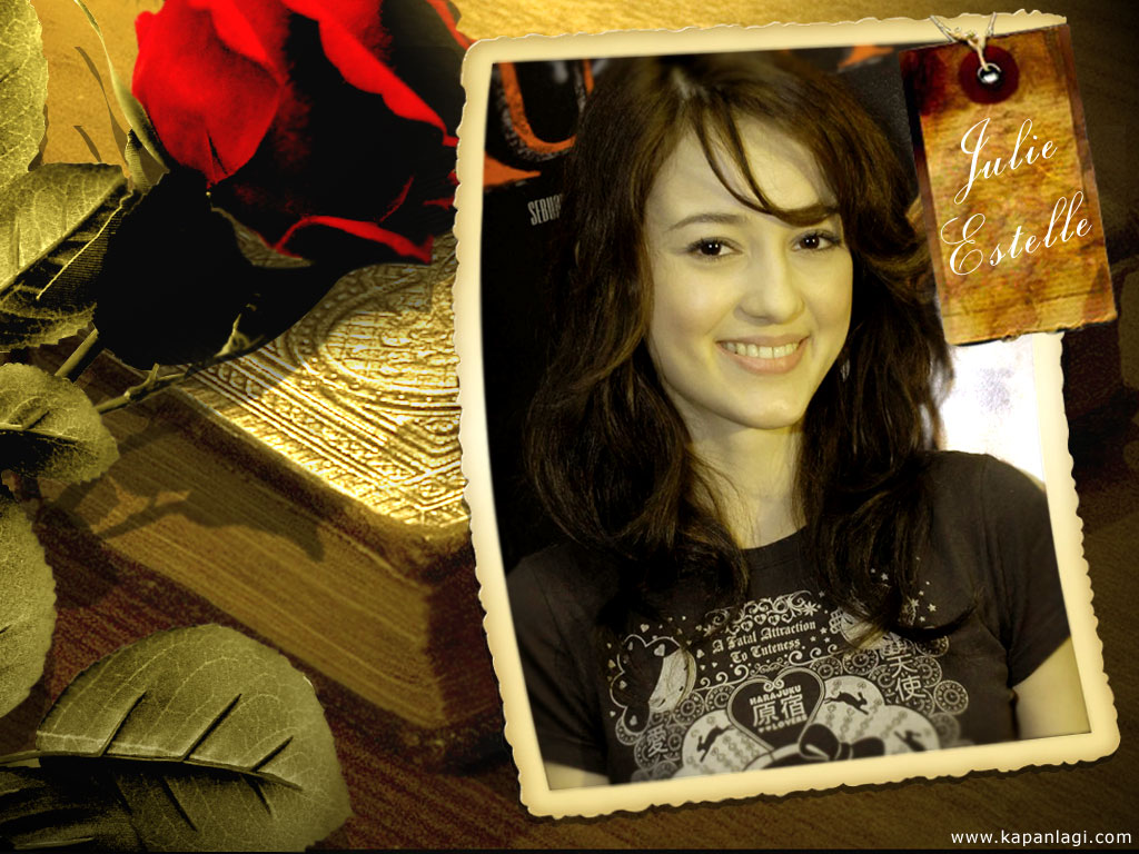 Wallpaper Julie Estelle KapanLagicom