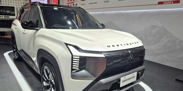 Mitsubishi Destinator 55th Anniversary Meluncur, Apa Bedanya dari Model Reguler?