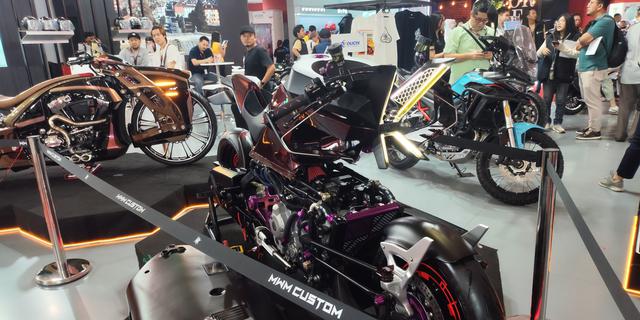 Motor Kustom Garapan MWM Custom Tampil Gahar di IIMS 2026