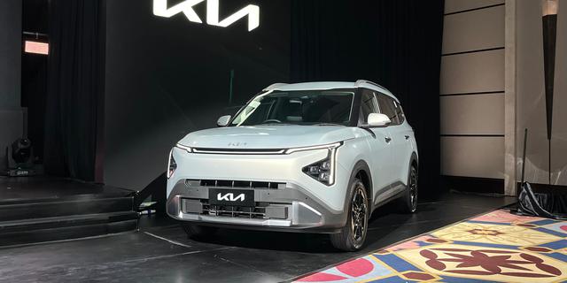 KIA Carens Terbaru Siap Hadir di IIMS 2026, Ini Bocoran Spesifikasinya