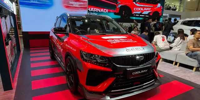 Pesona Geely Coolray Bergaya Racing Style di GIIAS 2026
