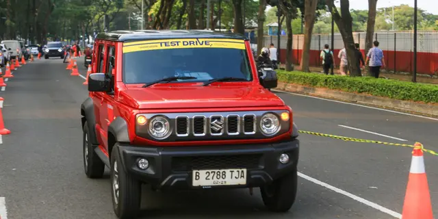 Ini Alasan Suzuki Jimny 5-Door Cocok untuk Pengemudi Perempuan