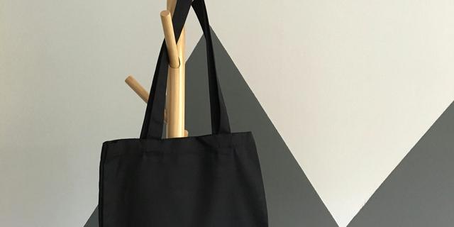 6 Model Tote Bag untuk Pria yang Simpel tapi Bikin Kece OOTD 2