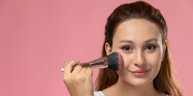 Blush Blindness dan Cara Menikmati Tren Blush On agar Pipi Tetap Terlihat Merona 2