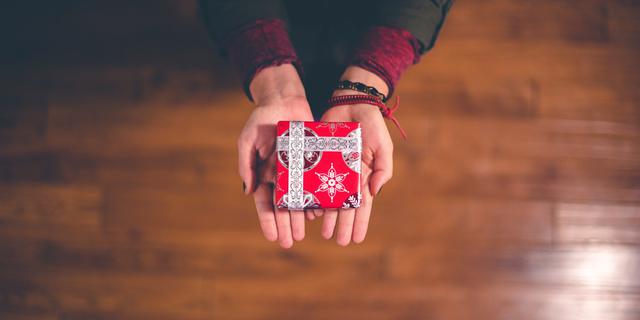 7 Ide Kado Natal untuk Pecinta Buku yang Pasti Disukai 7