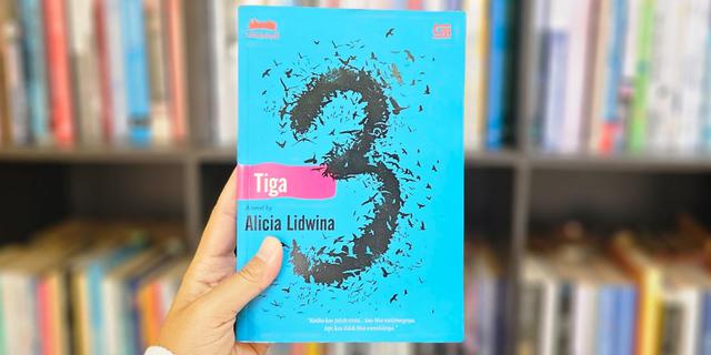 Review Buku Novel 3 (Tiga) 1