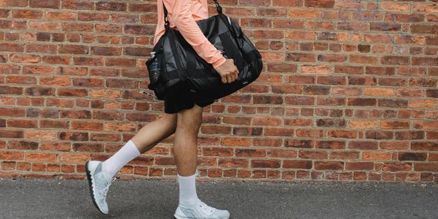 Tampil Sporty ke Gym! Tas Duffle Stylish Ini Siap Angkut Perlengkapanmu 5
