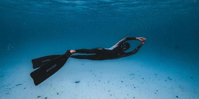 Ini Rekomendasi Baju Renang Pria Anti-UV, Nyaman dan Siap Temani Liburan 2