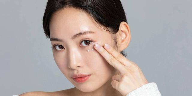 Review Eye Cream Populer untuk Singkirkan Mata Panda di Bulan Ramadan, Bikin Look Makin Segar! 3