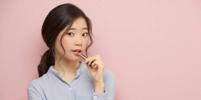 Rekomendasi Tinted Lip Balm Viral di Bawah Rp100 Ribu, Bikin Bibir Lembap dan Fresh Saat Puasa 1