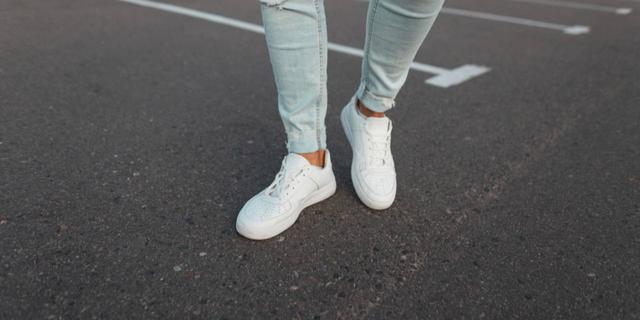Rekomendasi Sneakers Unisex Stylish untuk Ngabuburit 2024 5