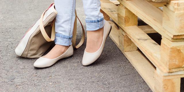 Flat Shoes Stylish yang Lagi Tren, Bikin Gaya Simpel Terlihat Lebih Berkelas 5