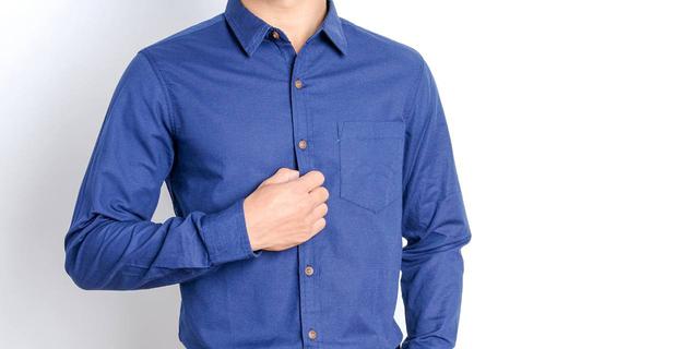 Tren Fashion Pria, Kemeja Polos Premium Bikin Hangout Makin Percaya Diri 5