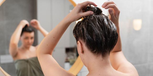 Masker Rambut Keratin Terbaik, Rahasia Perawatan Rambut Lembut ala Salon di Rumah 8