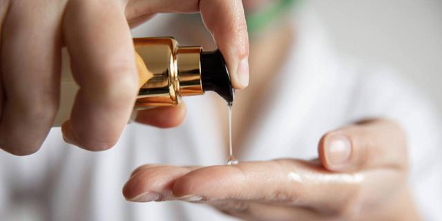 Rekomendasi Cleansing Oil Viral, Rahasia Kulit Bersih dan Glowing Tanpa Ribet 2