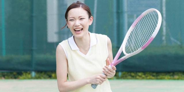 Rekomendasi Raket Tenis Terbaik yang Bikin Permainan Makin Gacor di Lapangan 4