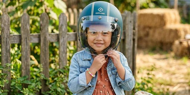 Pilihan Helm Motor Anak Terbaik agar Berkendara Bersama Si Kecil Lebih Aman 1