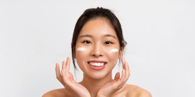 Cari Tinted Sunscreen Minim Oksidasi? Ini Pilihan yang Ringan dan Nyaman Dipakai Harian 2