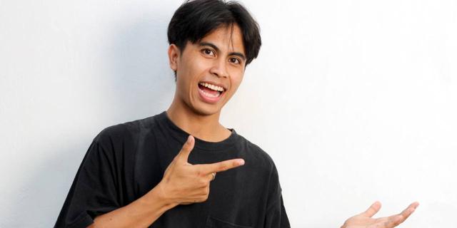 Rekomendasi Kaos Polos Oversized Pria untuk Outfit Santai yang Tetap Fashionable 4