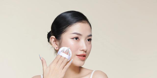 Cushion Jadi Andalan Makeup Praktis, Hasil Glowing dan Tetap Ringan di Wajah 1