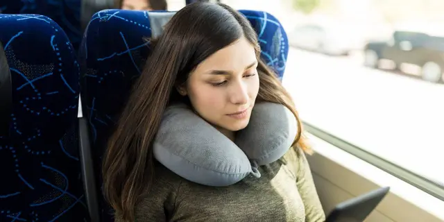 Leher Sering Kaku Setelah Perjalanan Jauh? Ini Rekomendasi Bantal Leher Travel yang Nyaman 3