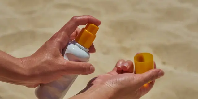 Nggak Takut Makeup Geser, Intip Pilihan Sunscreen Mist Terbaik untuk Re-Apply SPF 6