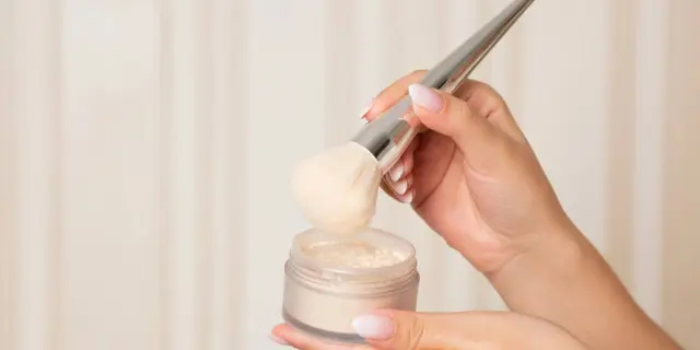 Bye Makeup Cakey, Ini Setting Powder Viral yang Bikin Tampilan Makin Flawless 8